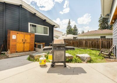 Backyard BBQ - Cougar Street Vacation Rental in Banff